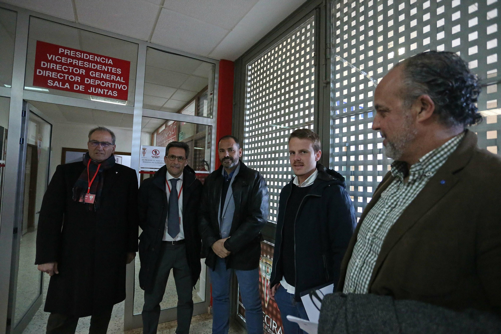 Salva Ballesta, recibido por la directiva del Algeciras.