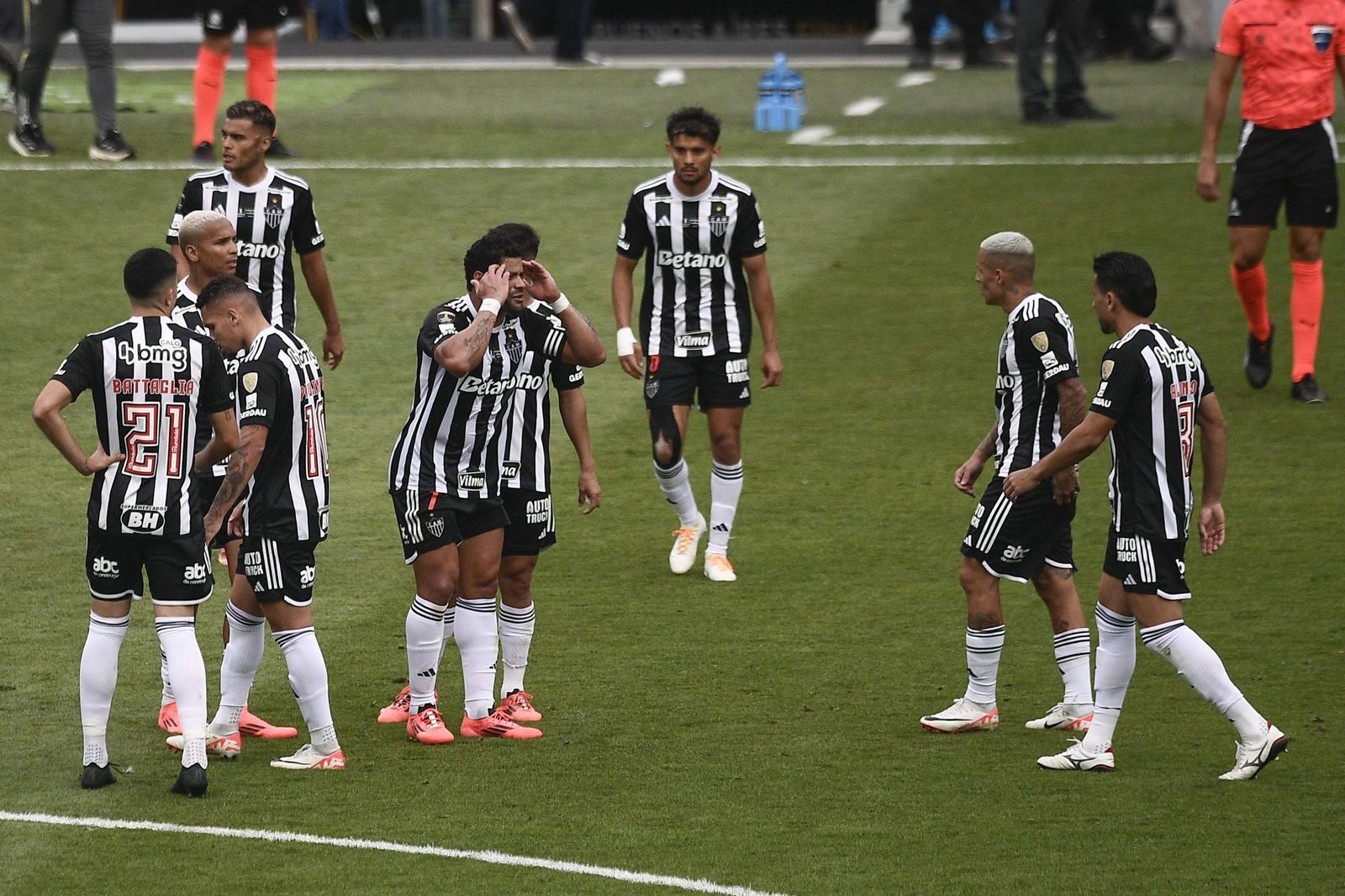 Las fotos de una final de la Libertadores histórica; Botafogo, campeón con 10, ante Atlético Mineiro