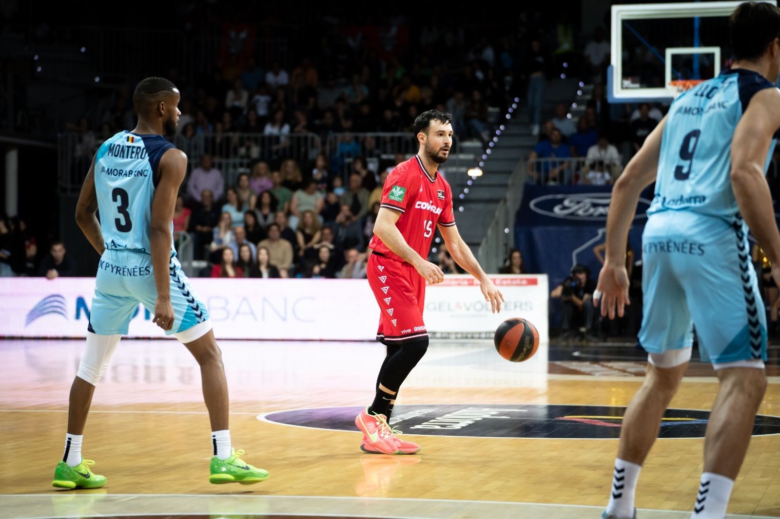 Las imágenes del partido entre Andorra y Covirán Granada