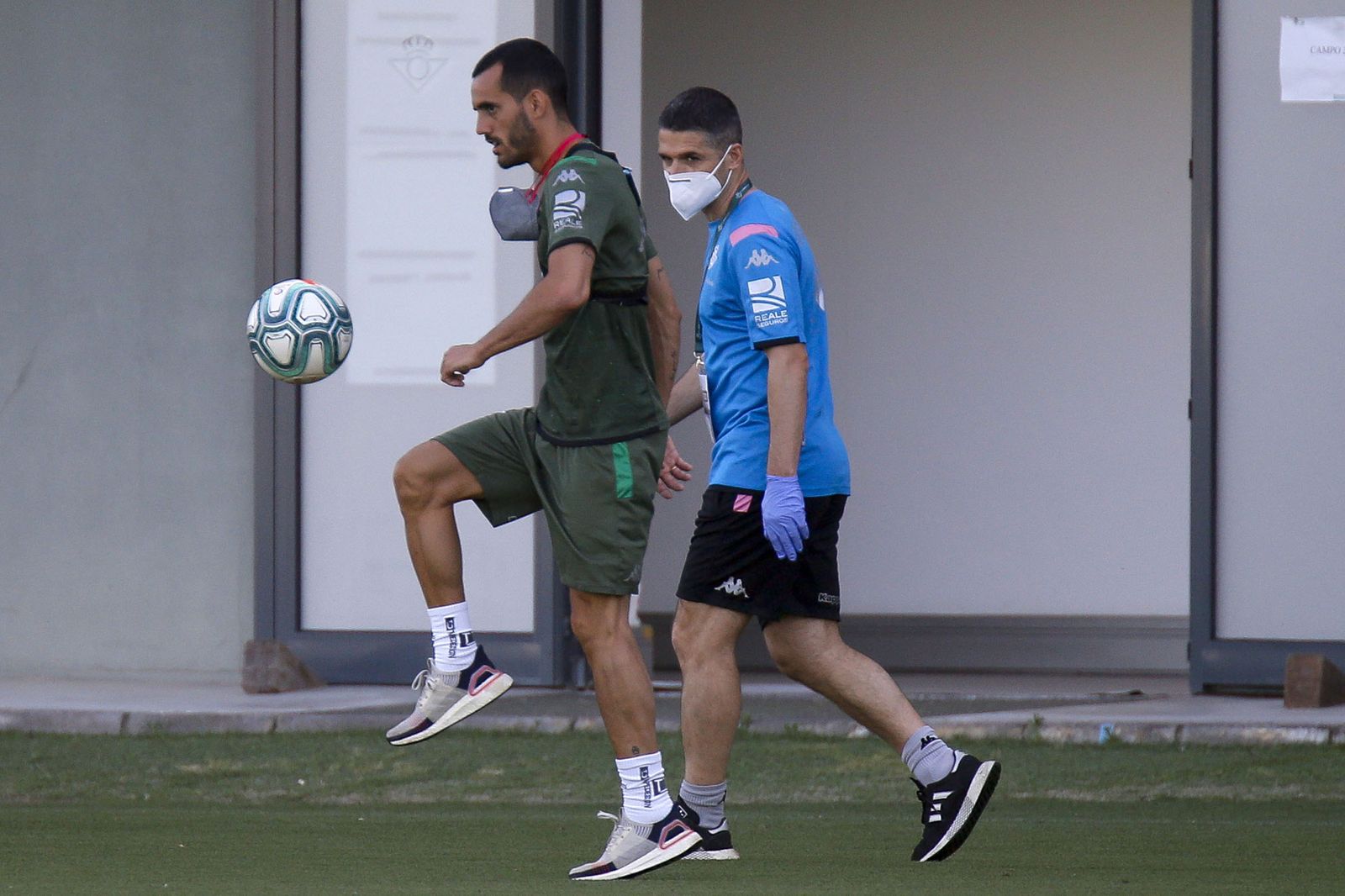 Juanmi se ejercita en la ciudad deportiva.