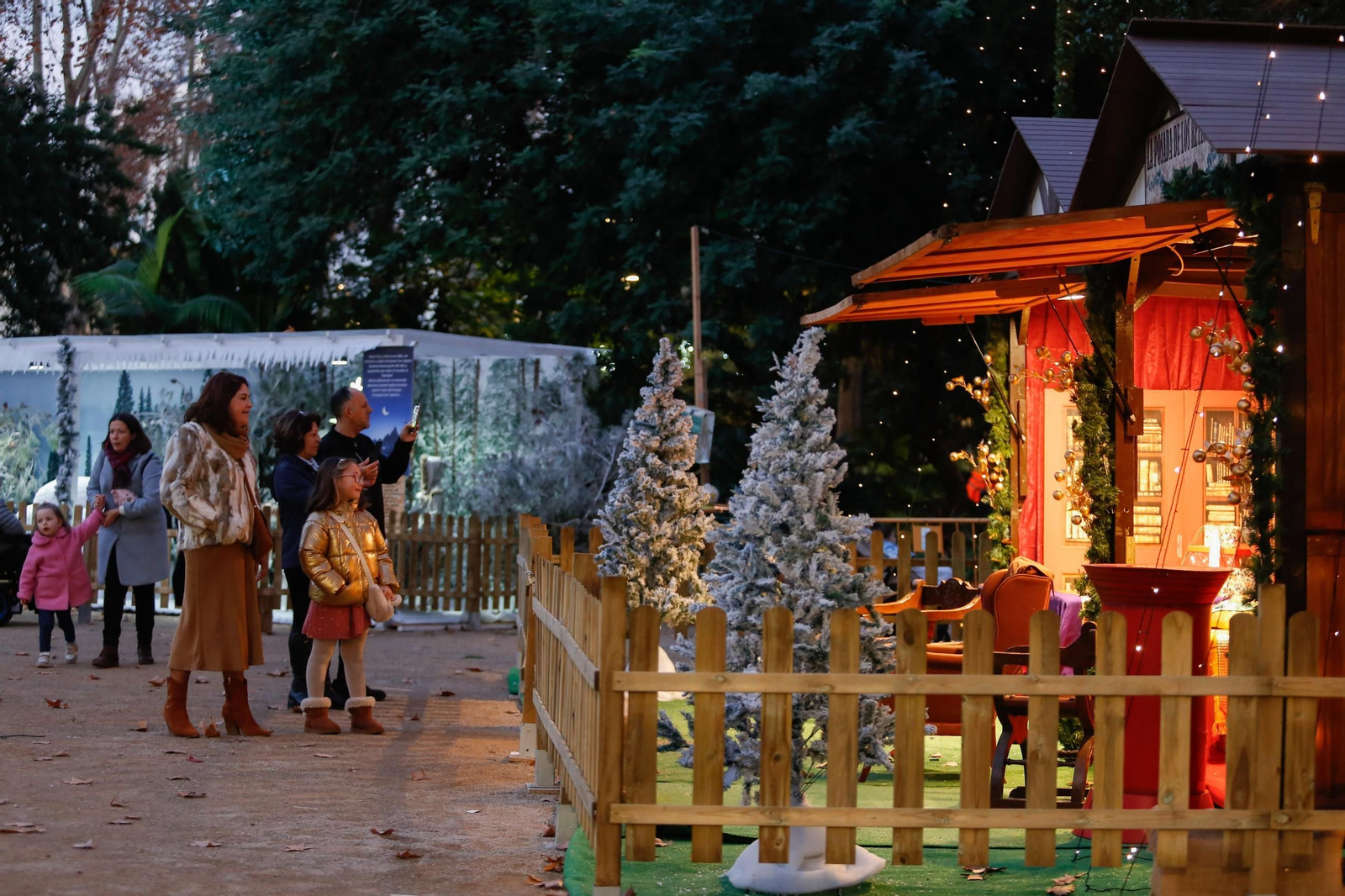 Poblado navideño en el parque María Cristina de Algeciras, en 2024.