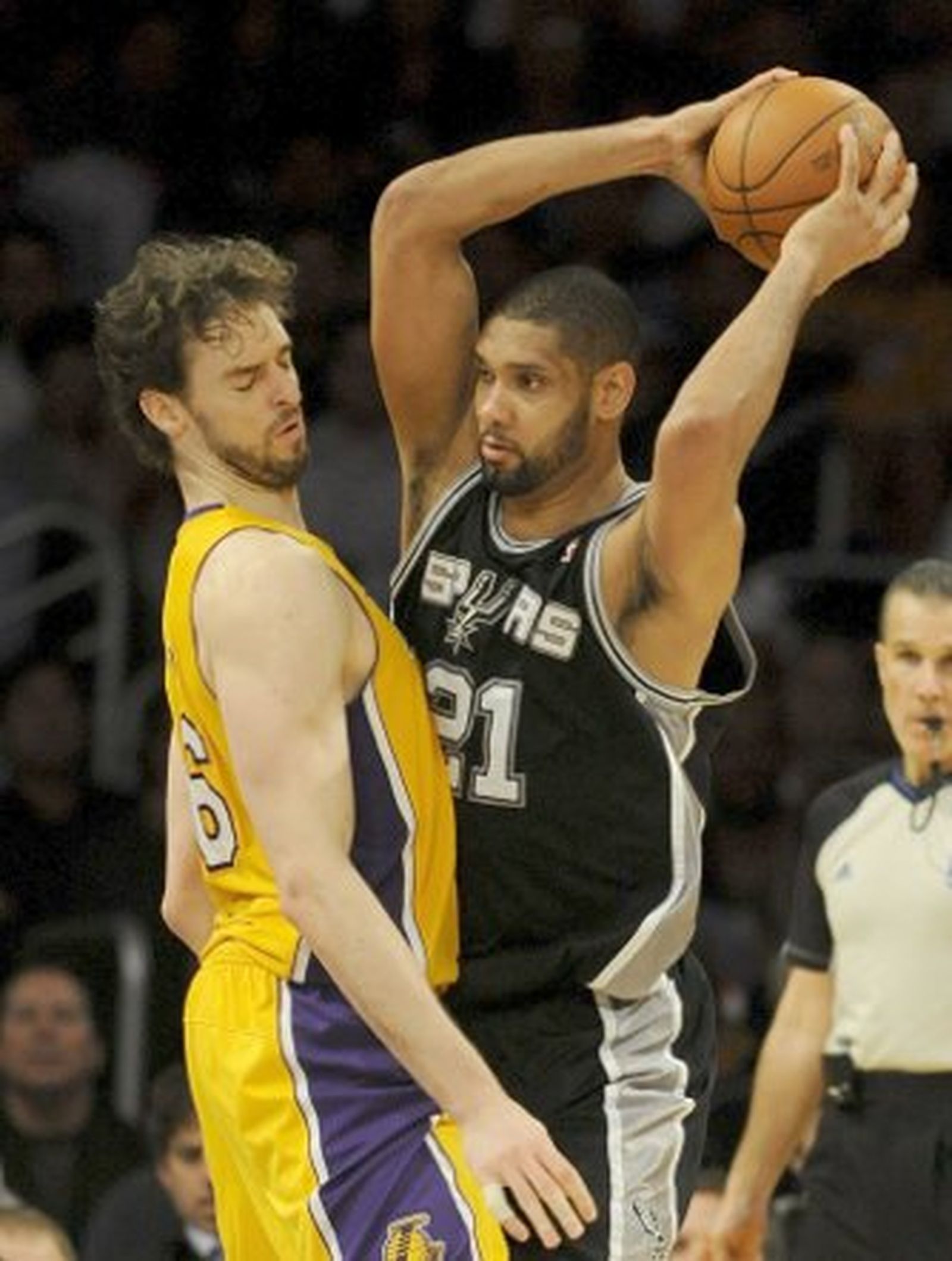 Los Lakers caen sobre la bocina ante los Spurs (88-89)