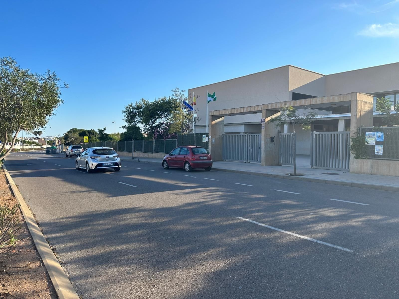 Entrada al instituto de Retamar y El Toyo