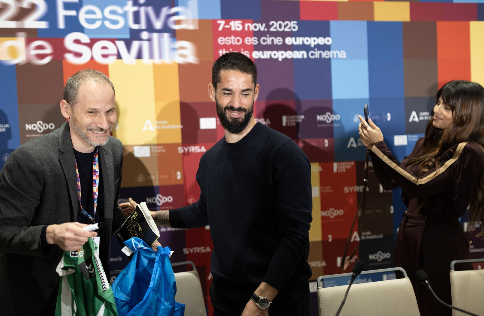 Isco sonríe antes del comienzo de la rueda de prensa que ofreció ayer con Sara Sálamo sobre su documental en el Festival de Cine Europeo de Sevilla.