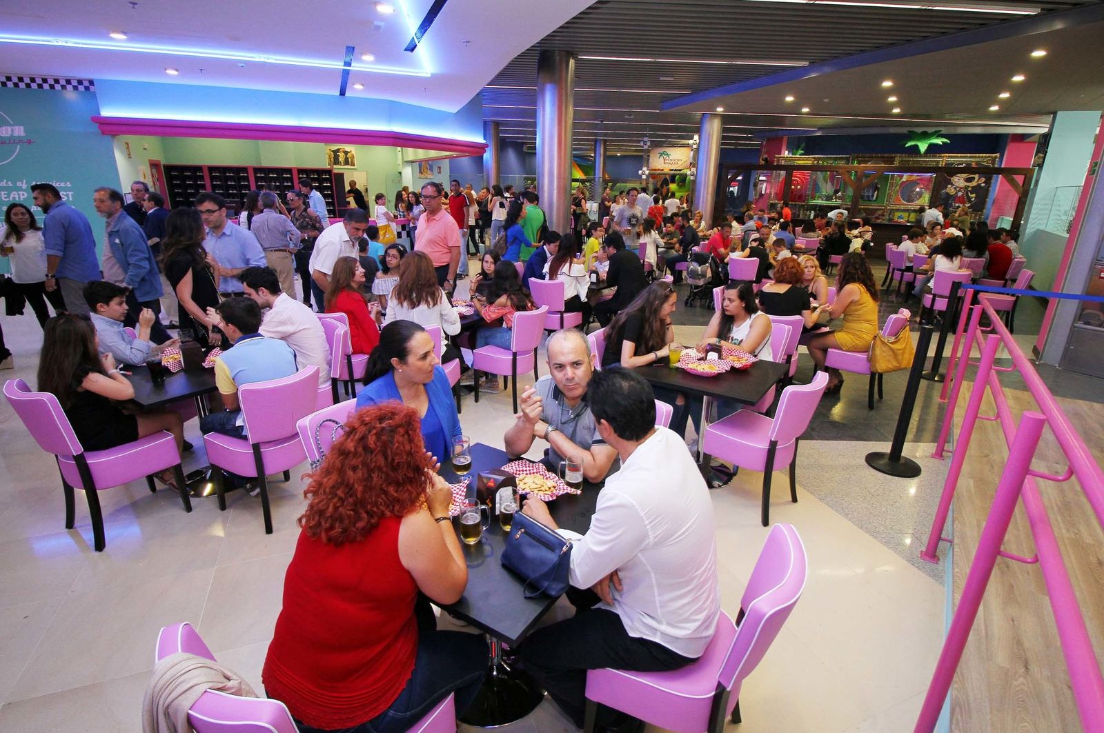 Imágenes del Aqualon Bowling.