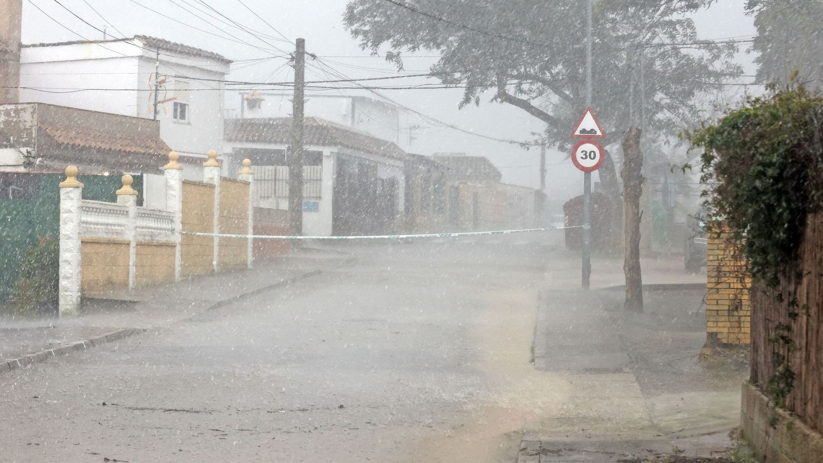 Imágenes del paseo rural por Jerez en el estreno de la borrasca Marta