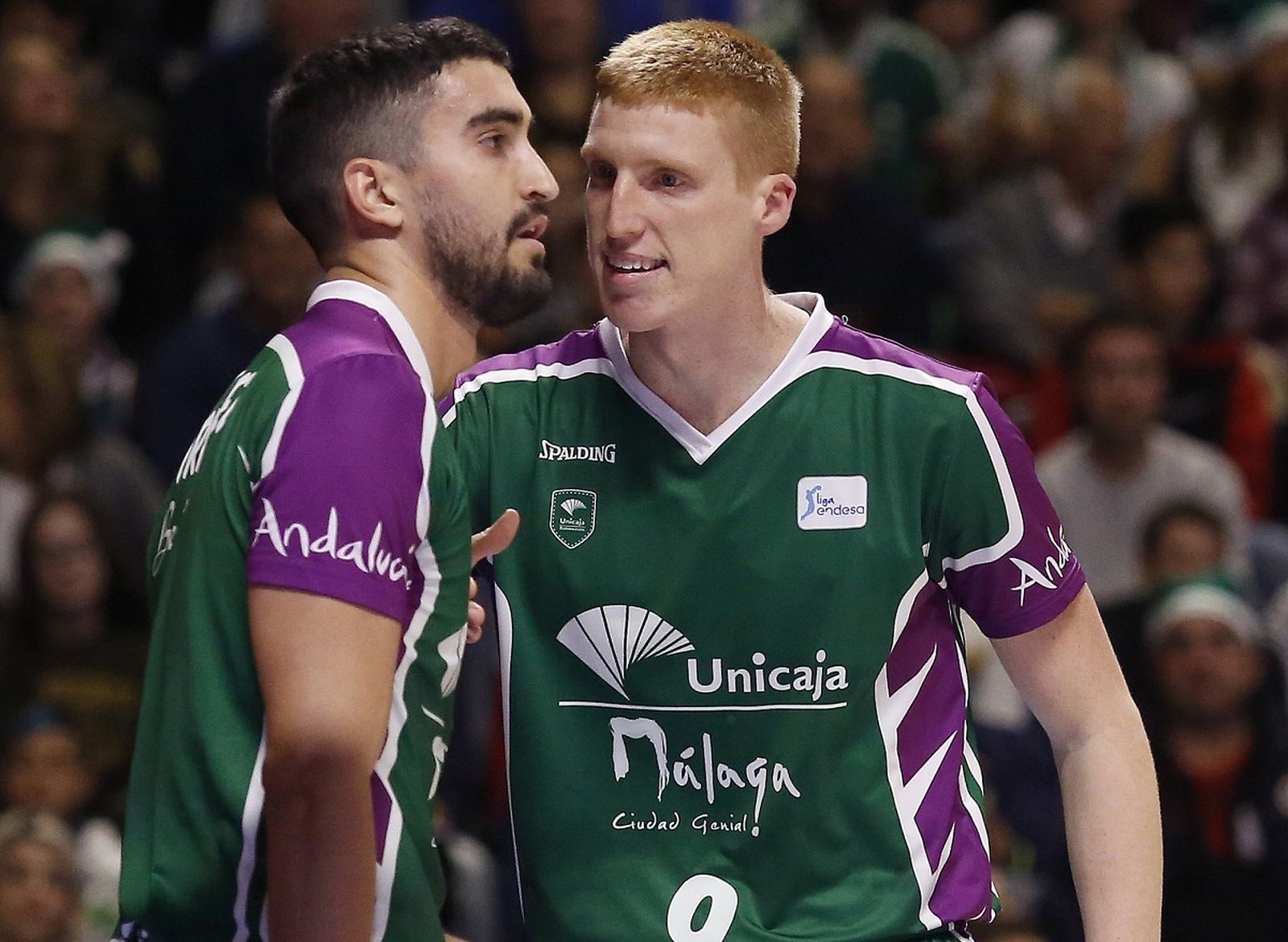 Jaime Fernández y Alberto Díaz dialogan durante el partido.