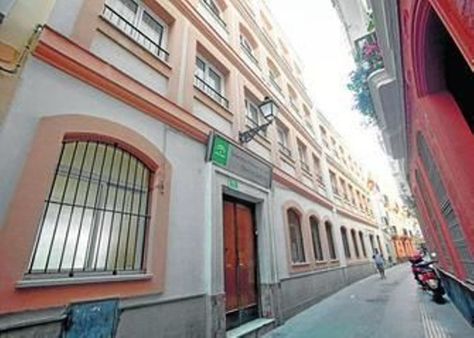 El equipamiento municipal se ubica en la calle Arbolí.