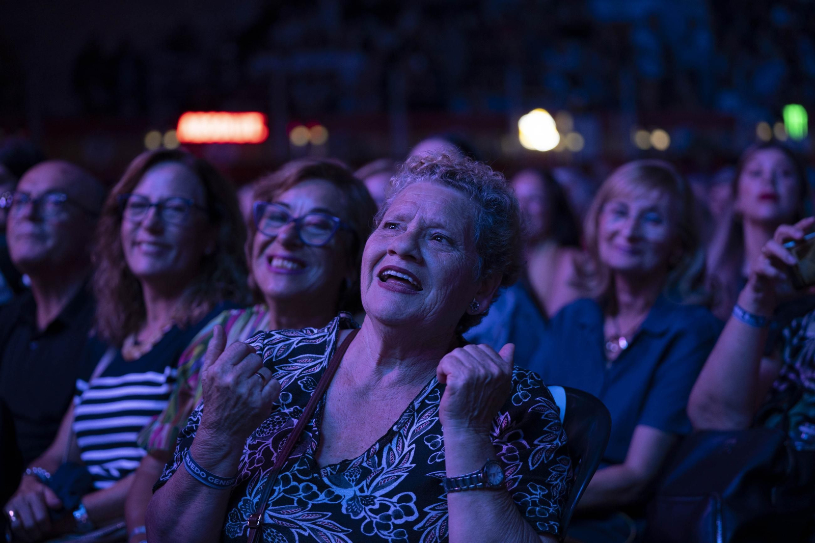 Las mejores imágenes del concierto de Raphael en la plaza de toros de Almería