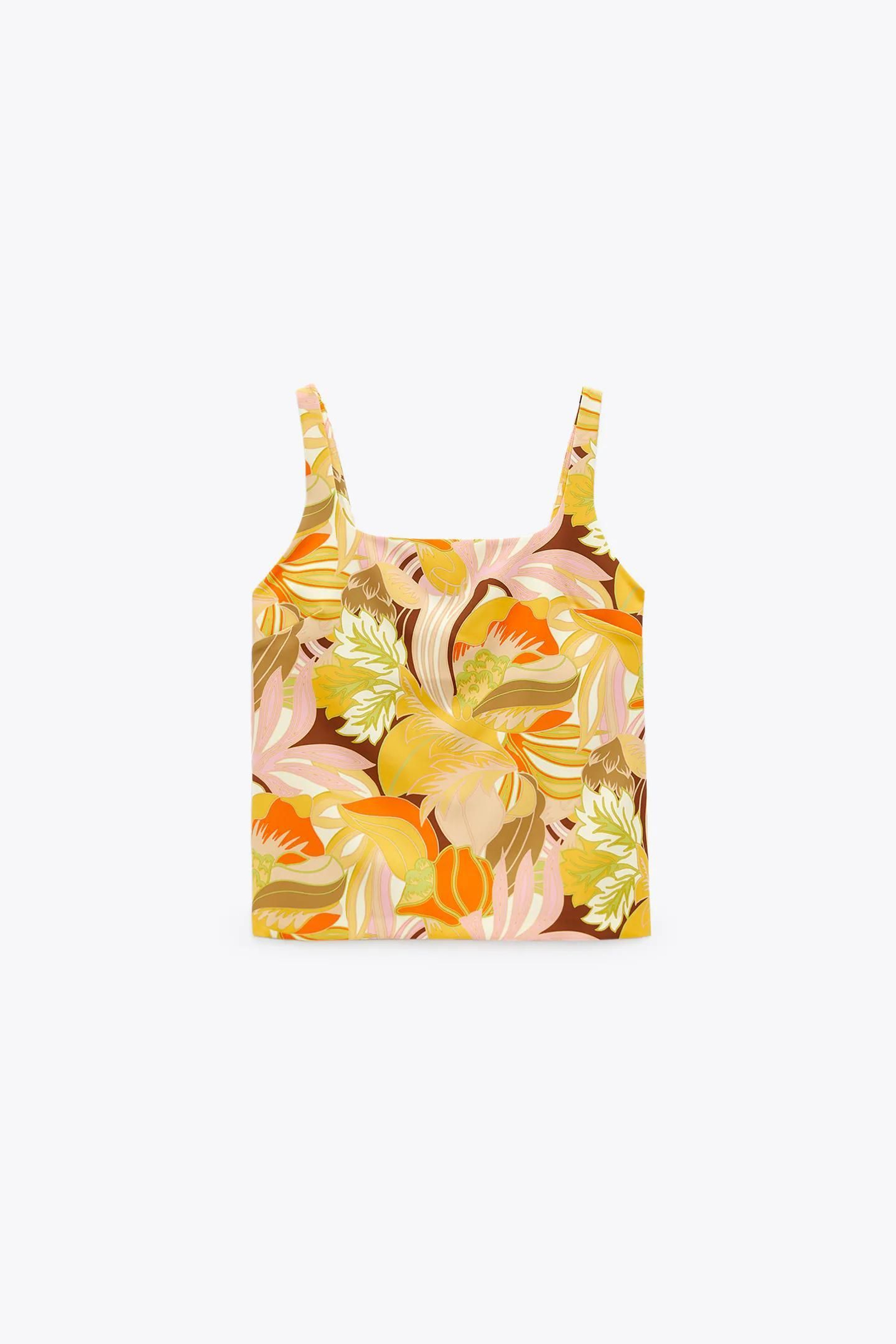 Crop top con estampado psicodélico de Zara.