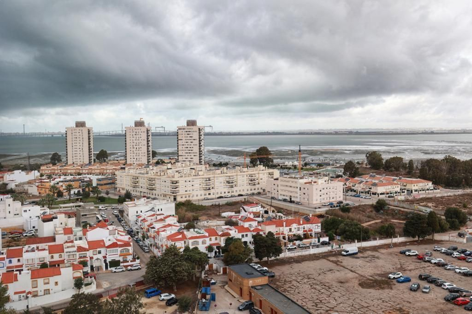 Visita de la consejera de Salud al hospital de San Carlos y a su nueva unidad de neurorrehabilitación
