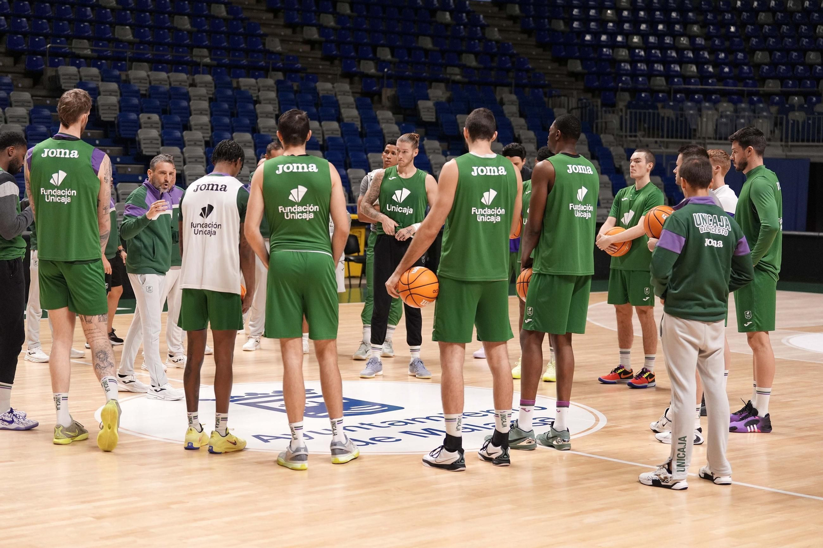 El entrenamiento del Unicaja antes de viajar a Bilbao