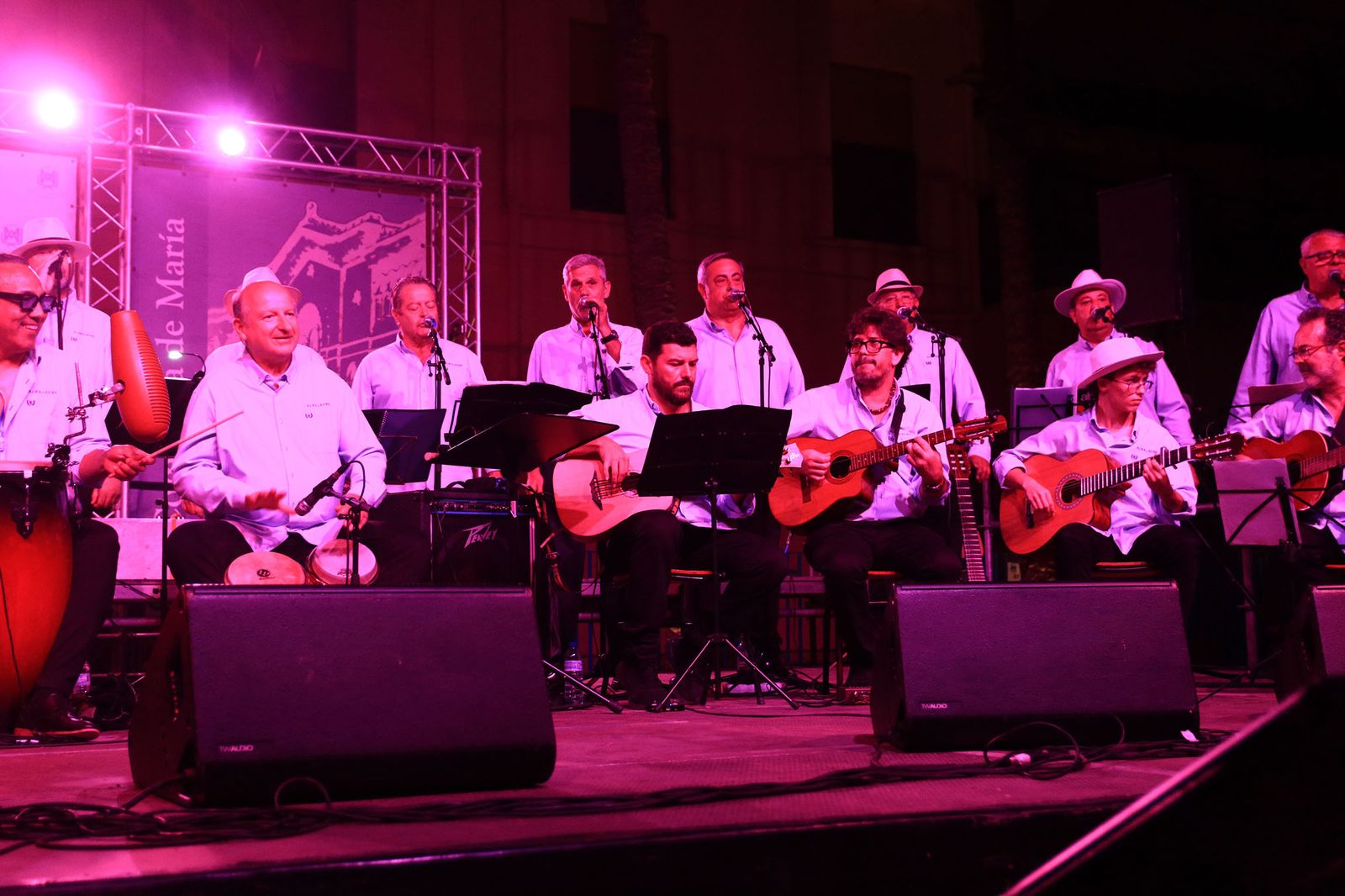 Las imágenes del Festival Enclave de Sol, con Almenara y Albaladre