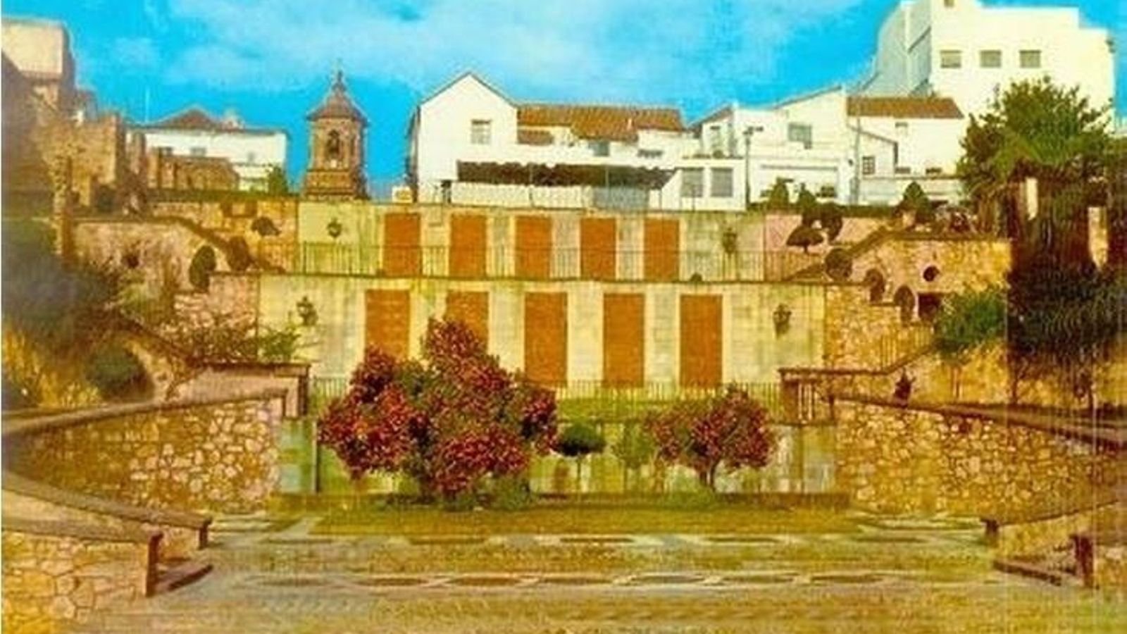 La Escalinata antigua, con la torre de la iglesia de La Palma al fondo.