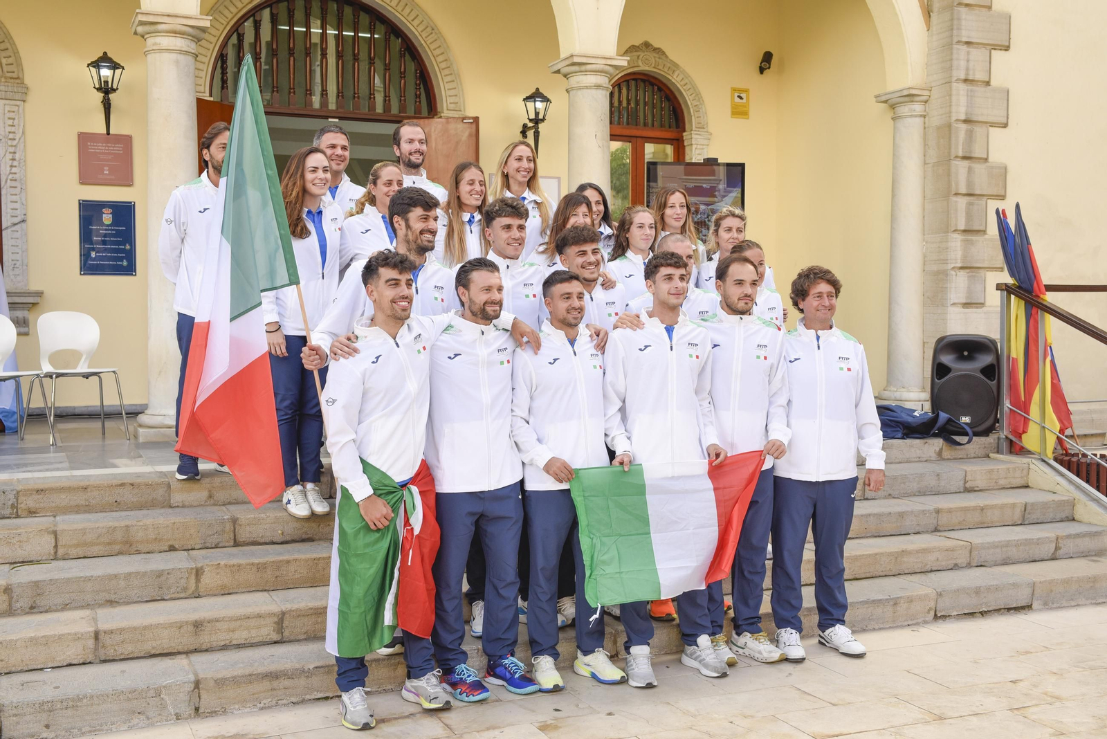 Las fotos del desfile de banderas de las selecciones participantes en el FIP Euro Pádel Cup de La Línea