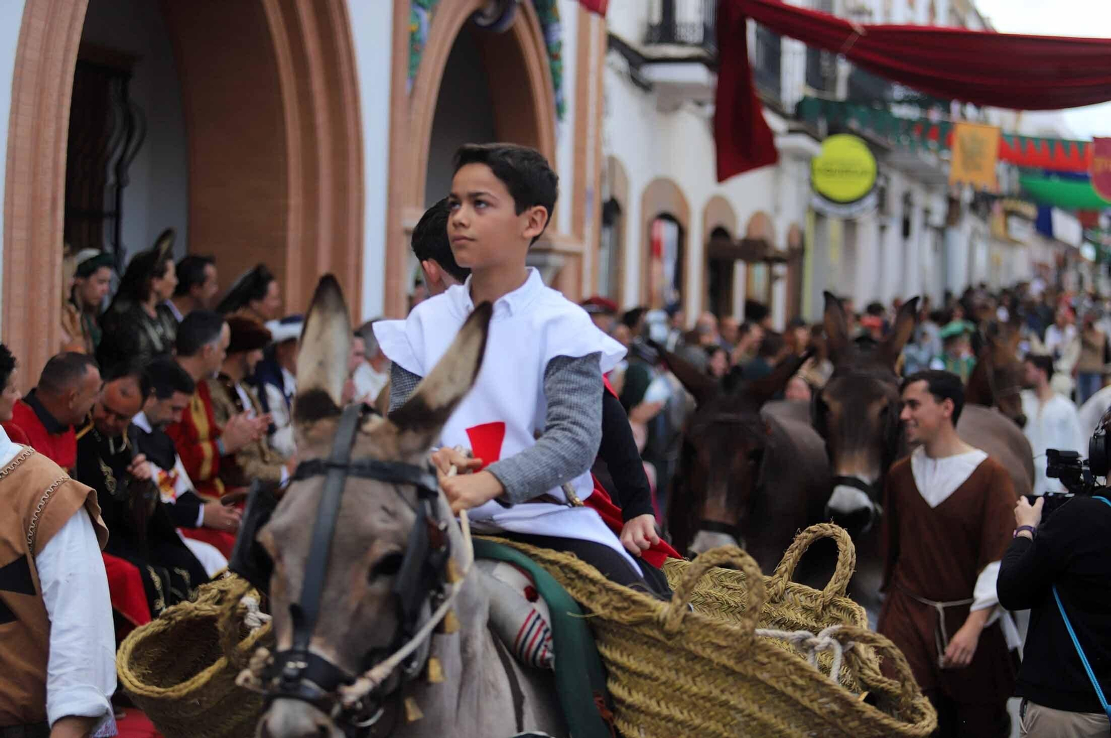Imágenes del gran ambiente en la Feria Medieval de Palos de la Frontera, Huelva