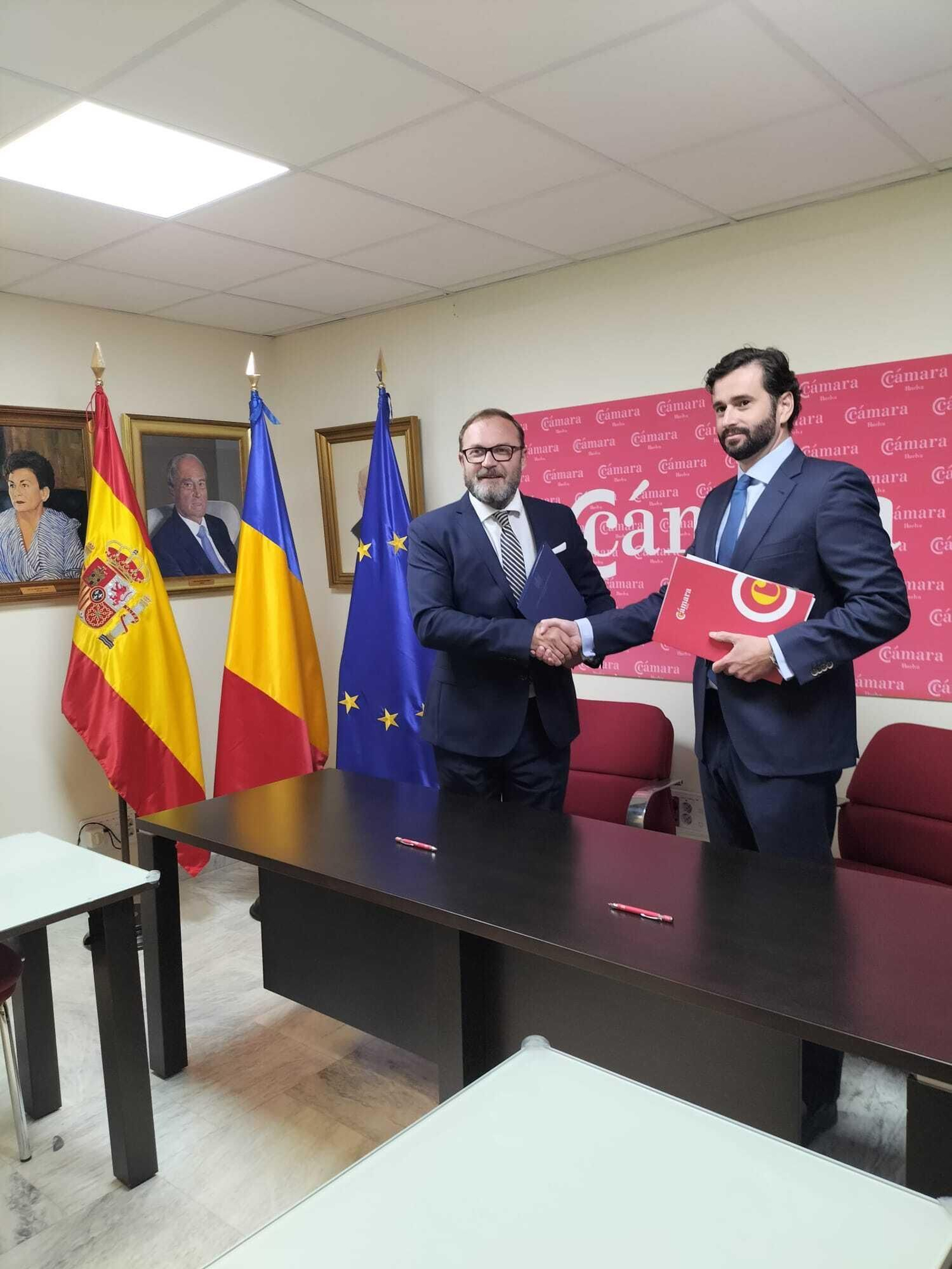 Firma del acuerdo entre la Cámara de Comercio y el Consulado de Rumanía. Firma del acuerdo entre la Cámara de Comercio y el Consulado de Rumanía.