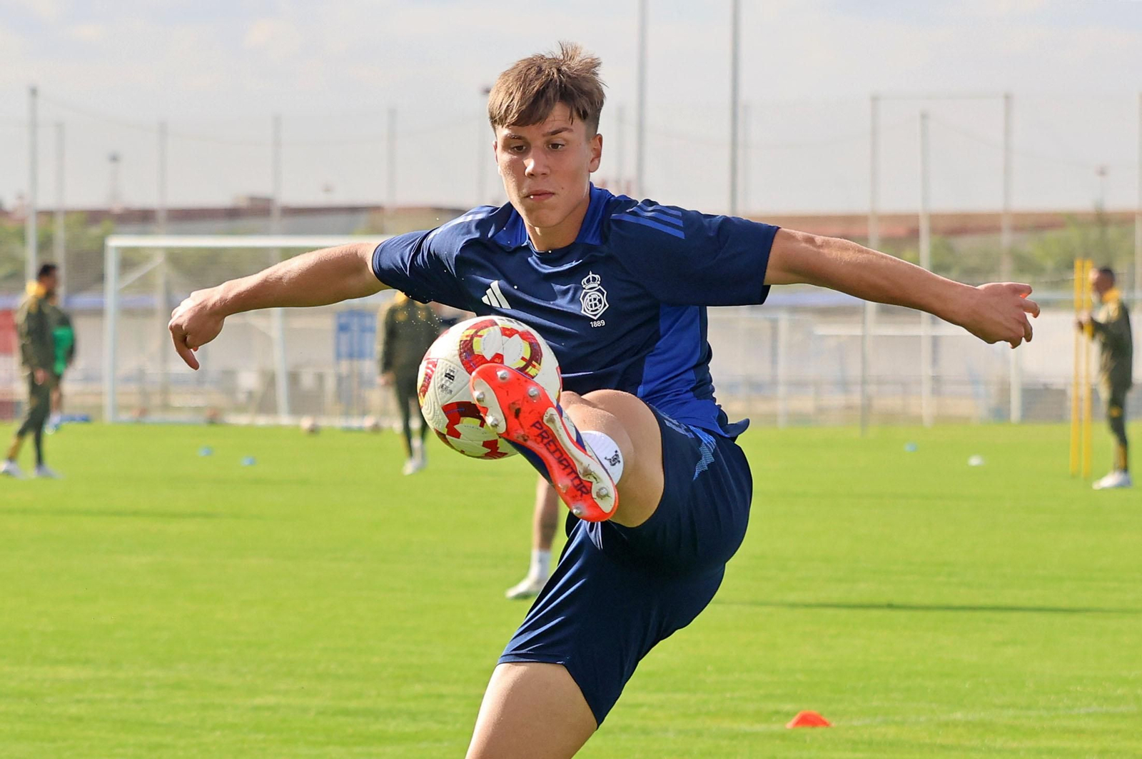 Imágenes del entrenamiento del Recre en la Ciudad Deportiva Francisco Mendoza