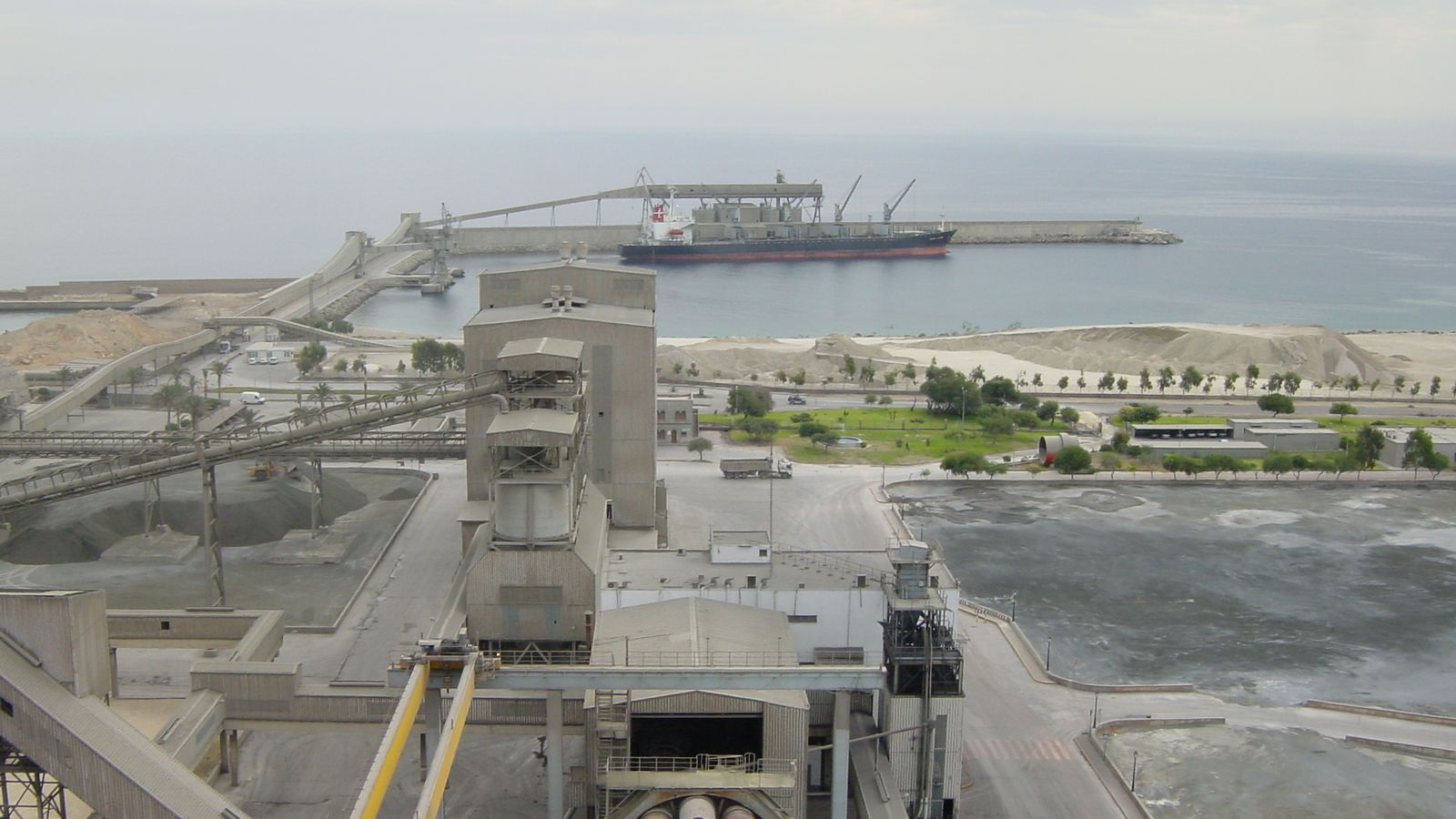 La cementera de LafargeHolcim en Carboneras concentra varios de los proyectos estratégicos