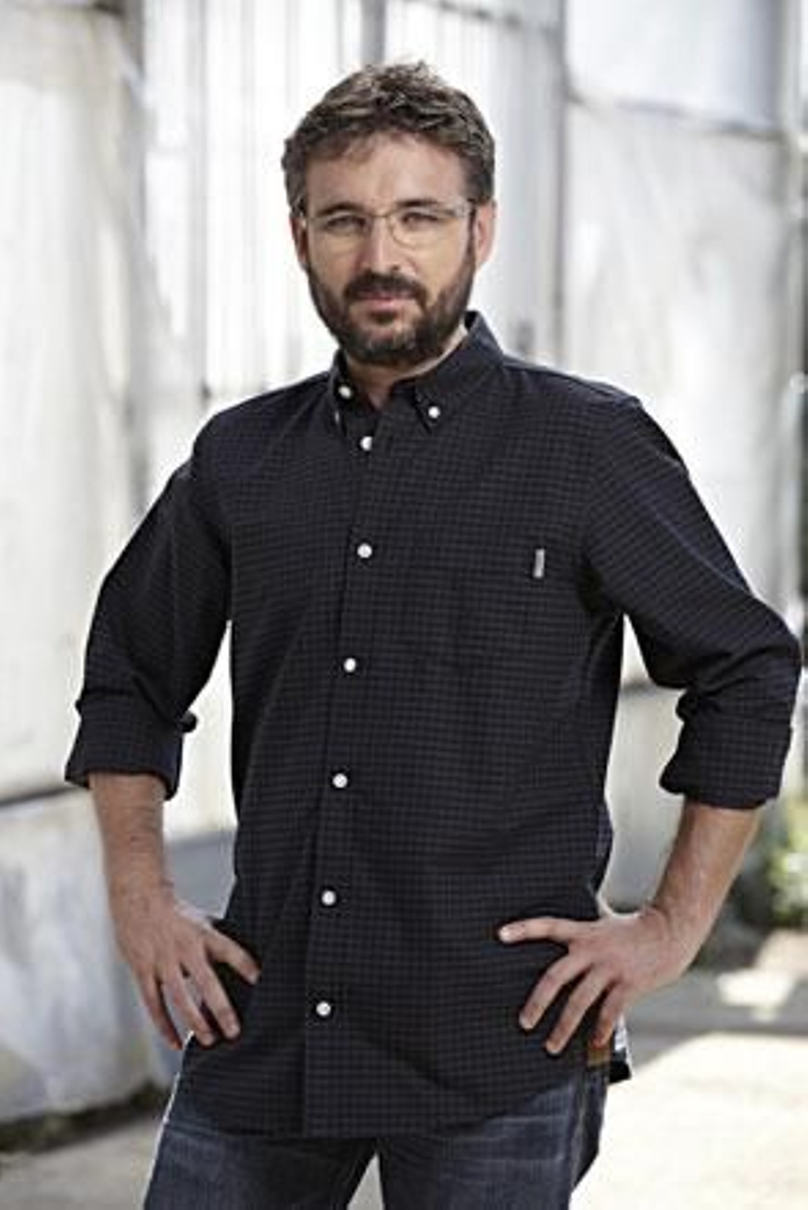 "Los políticos se escuchan entre ellos y nosotros les damos coba"