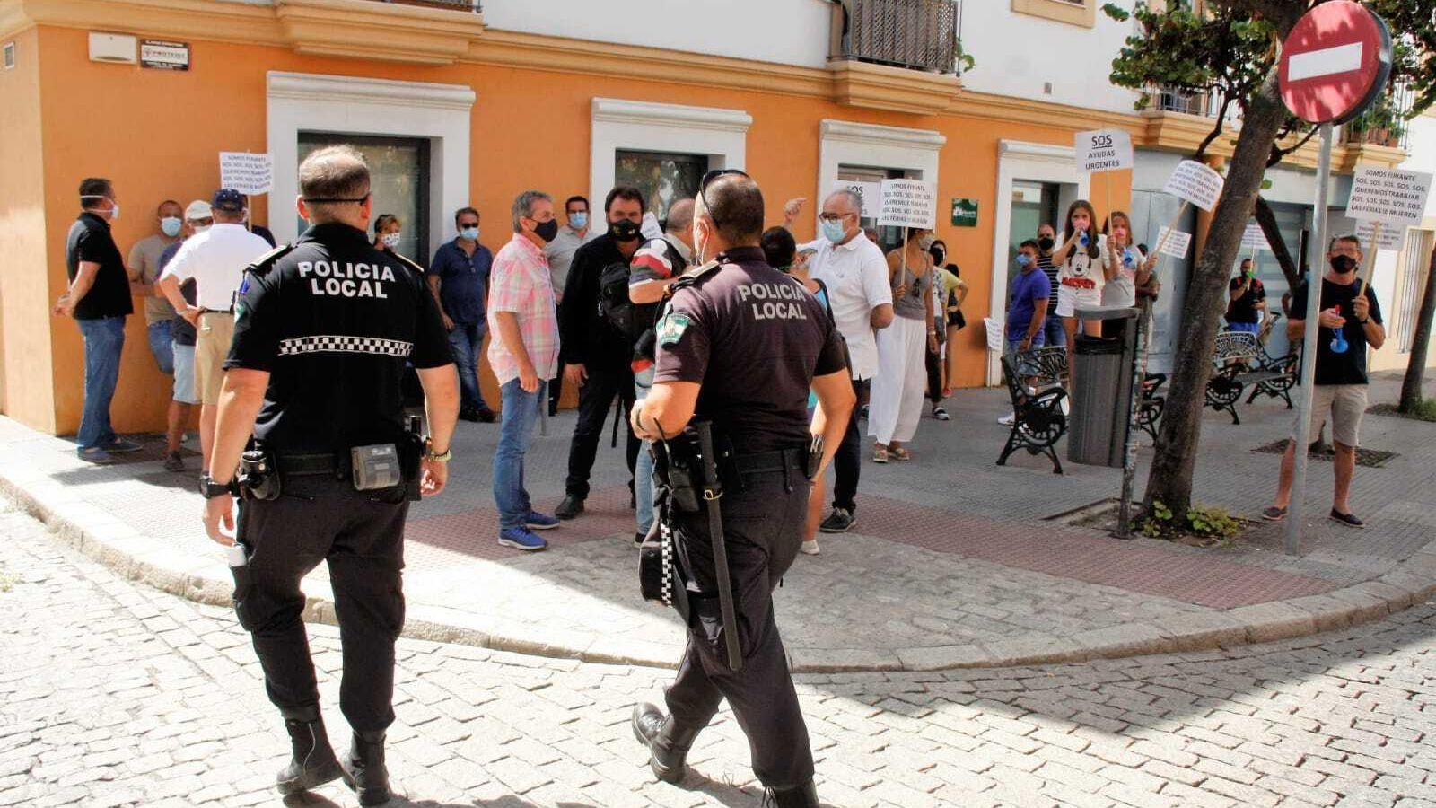 La Policía Local estuvo presente en la concentración.
