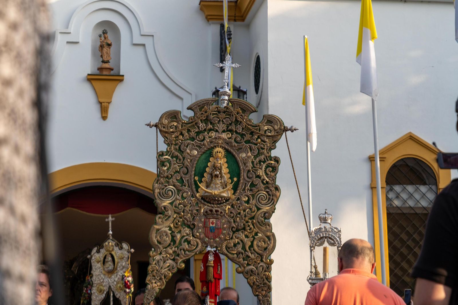 Imágenes del Rosario Jubilar rociero celebrado por las 25 hermandades filiales de la Matriz de Almonte en La Merced