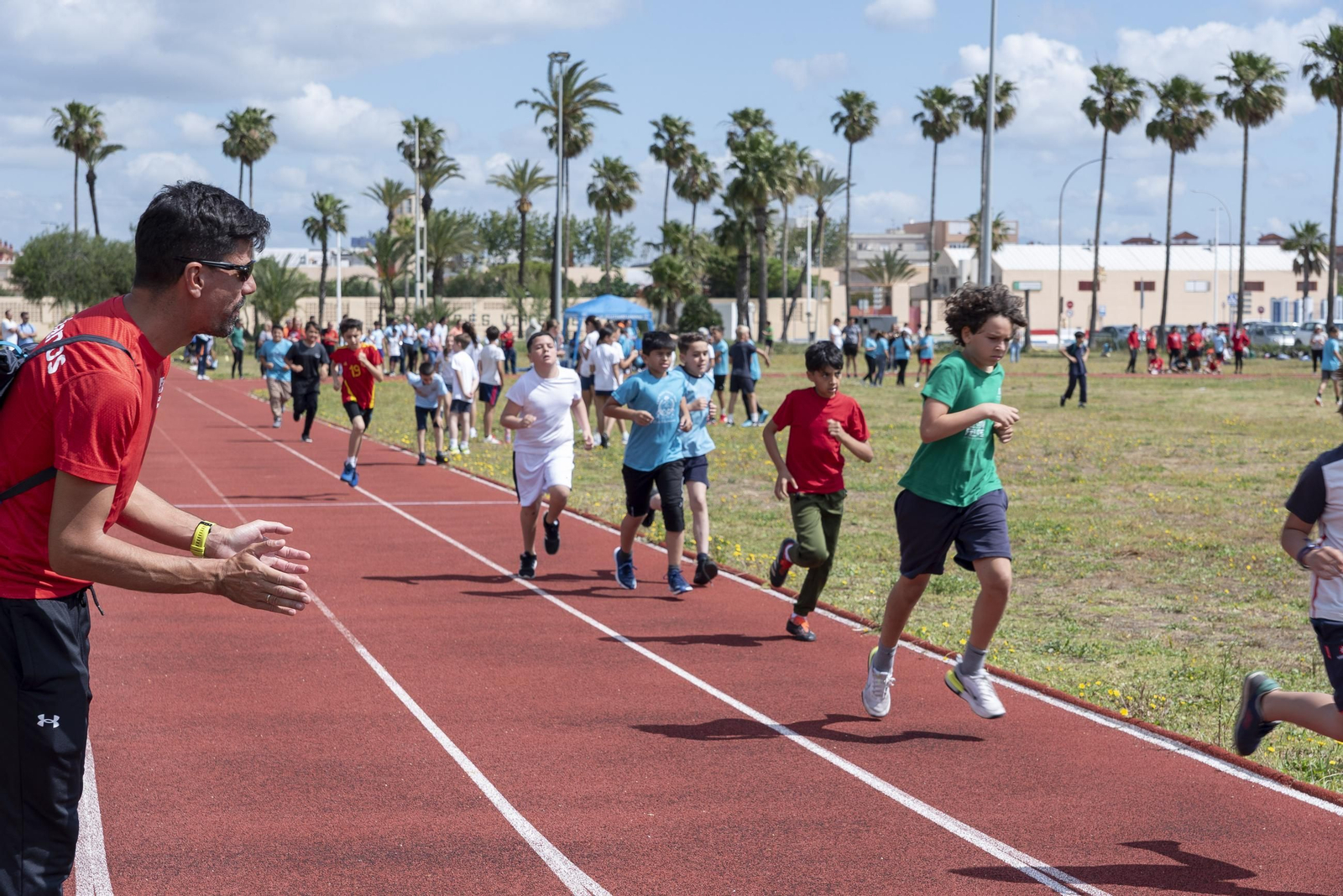 Fotos de gente practicando deporte al aire libre en La Línea