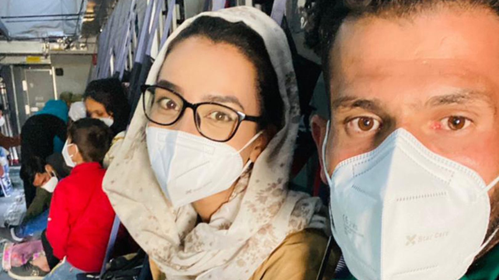 Nilofar Bayat, en el avión rumbo a España.