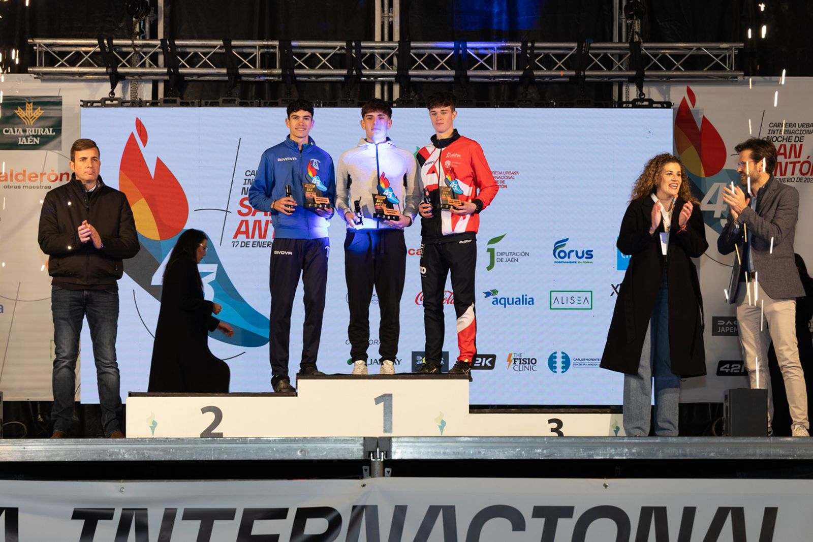 En imágenes: entrega de trofeos de todas las categorías de la Carrera de San Antón 2026