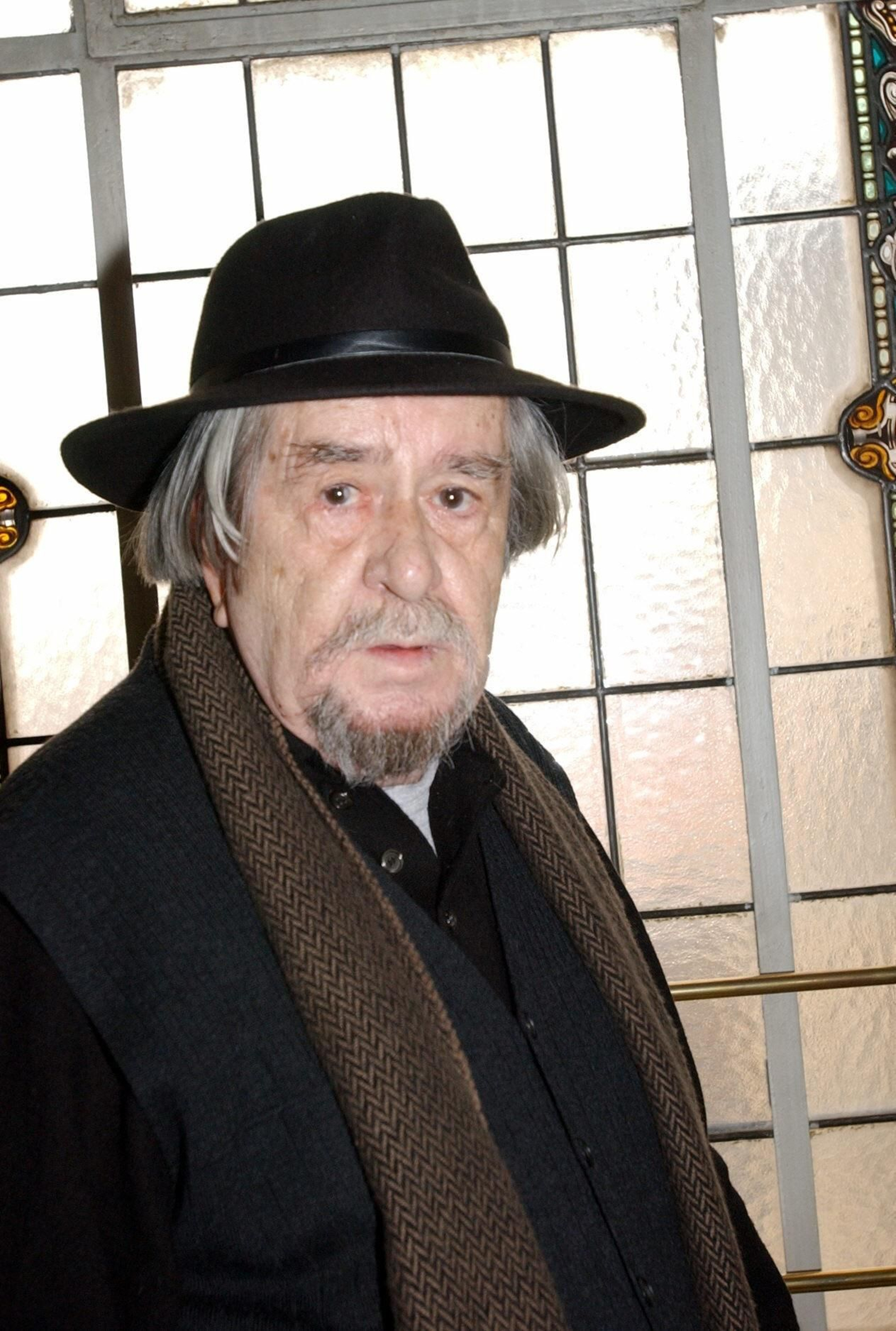 La edad de Ory, paseo por la infancia del poeta