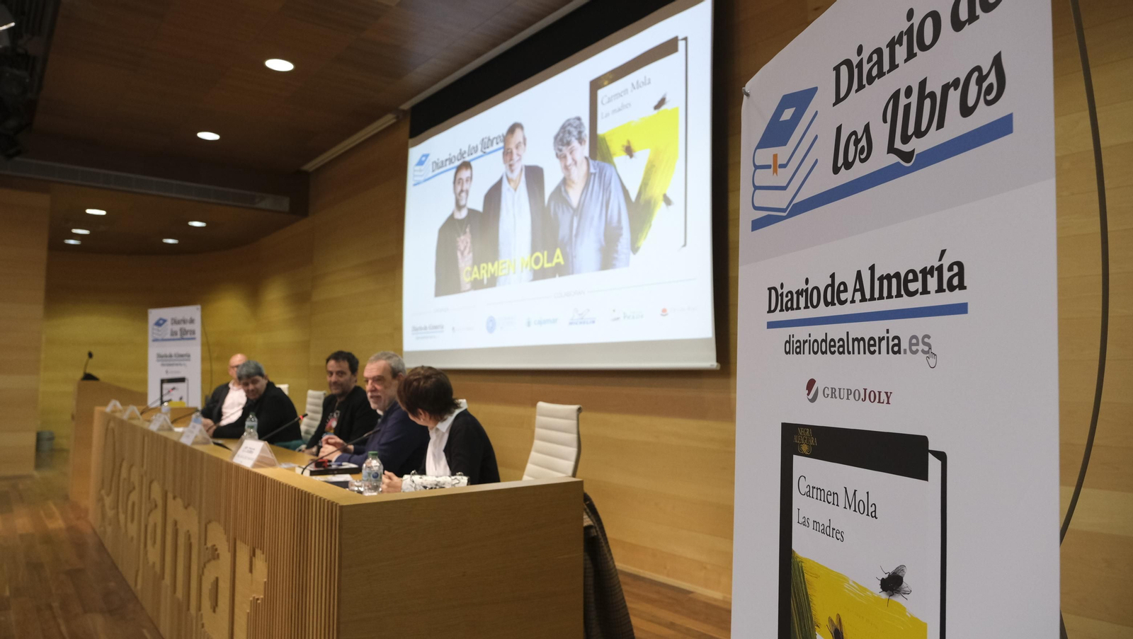 Imágenes de Diario de los Libros con Carmen Mola