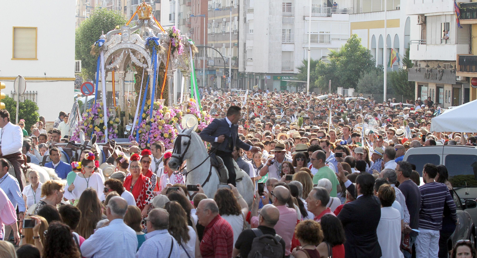 Imágenes de la salida de la Hermandad de Huelva