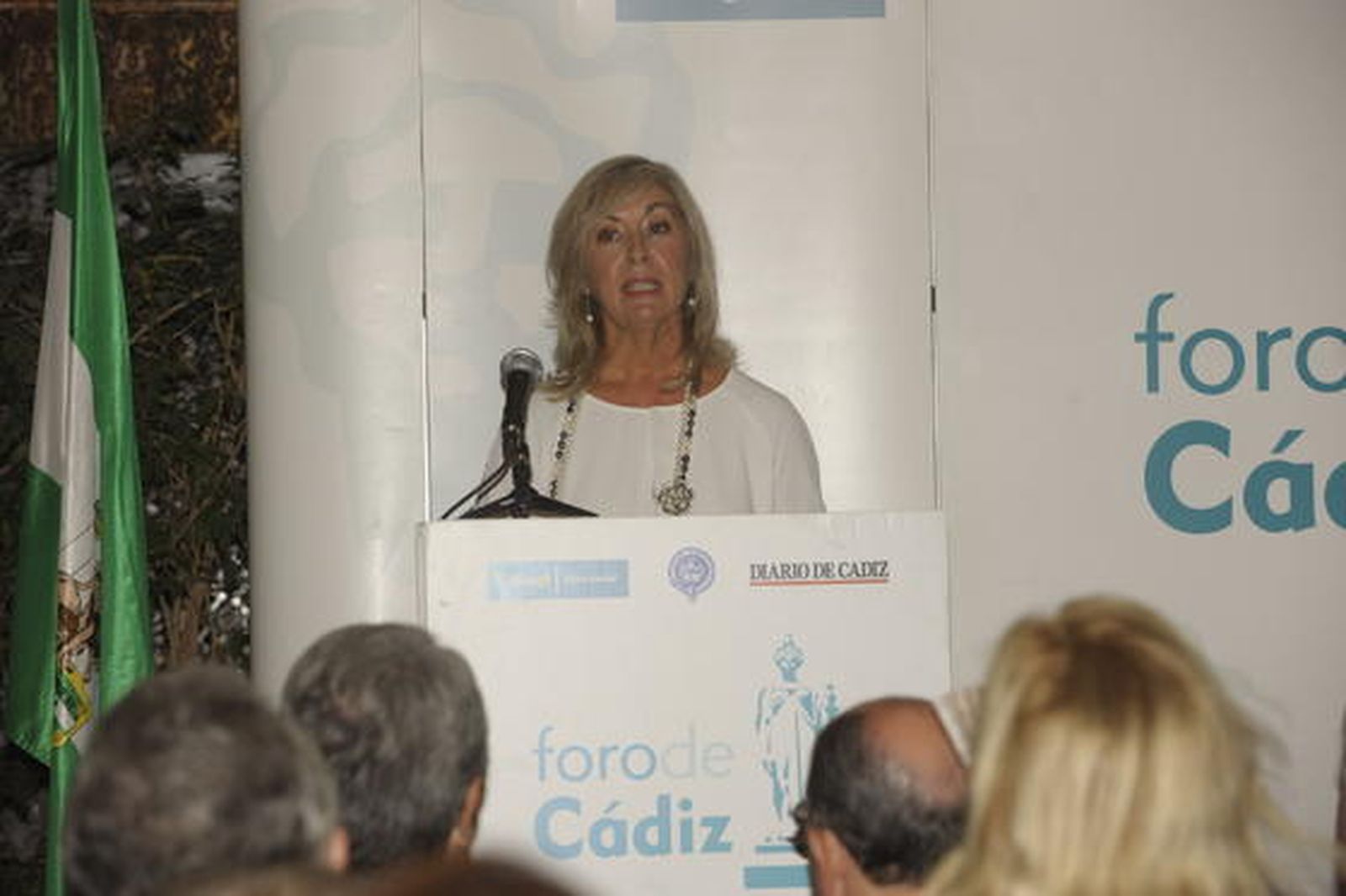 María Gómez, de Cajasol, uno de los tres patronos del Foro de Cádiz.

Foto: Joaquin Hernandez Kiki