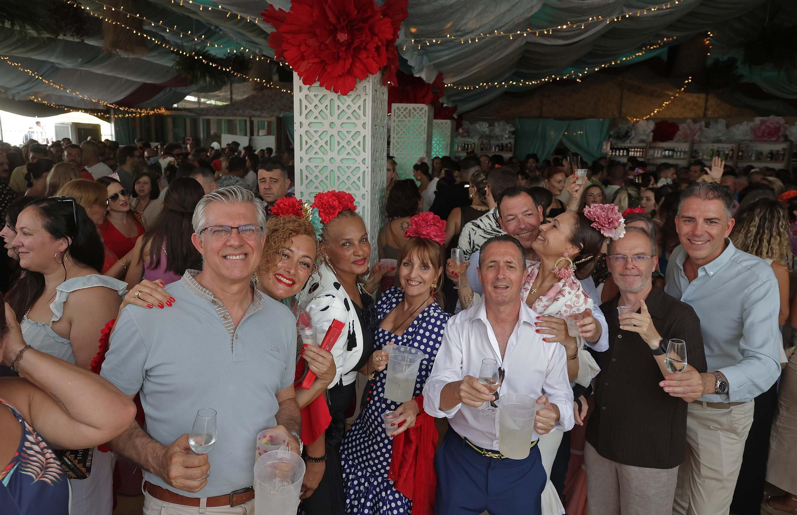 Búscate en las fotos del Domingo por Sevillanas de la Feria Real de Algeciras 2025