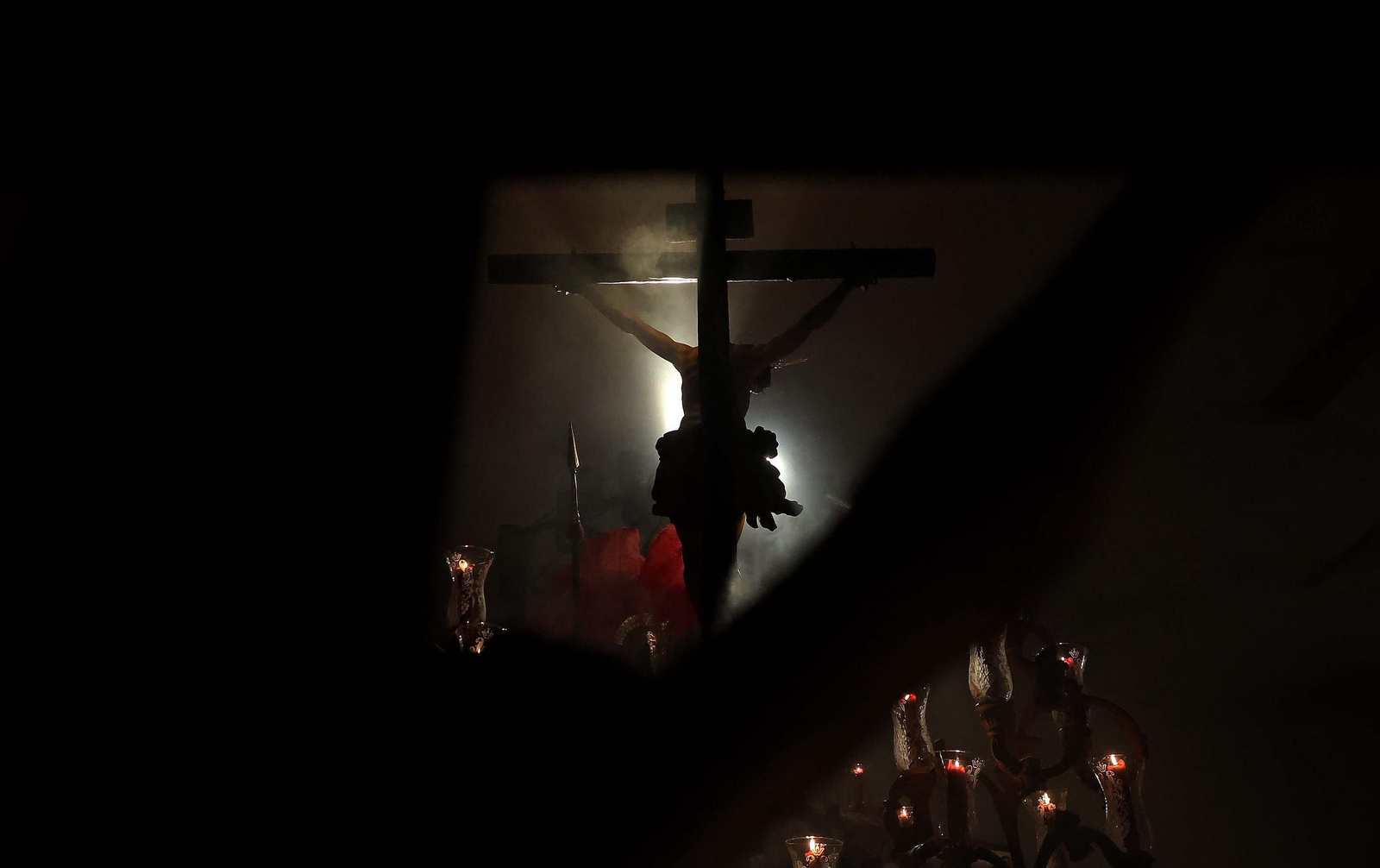 Fotos del Viernes Santo en Algeciras: Misericordia y Santo Entierro