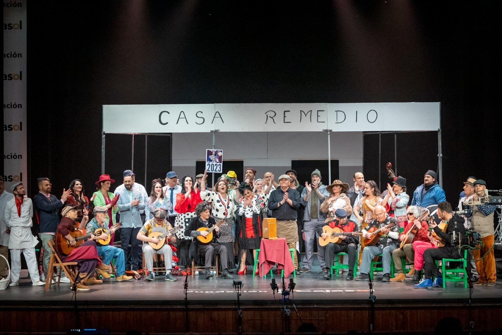 El coro con su improvisado montaje.