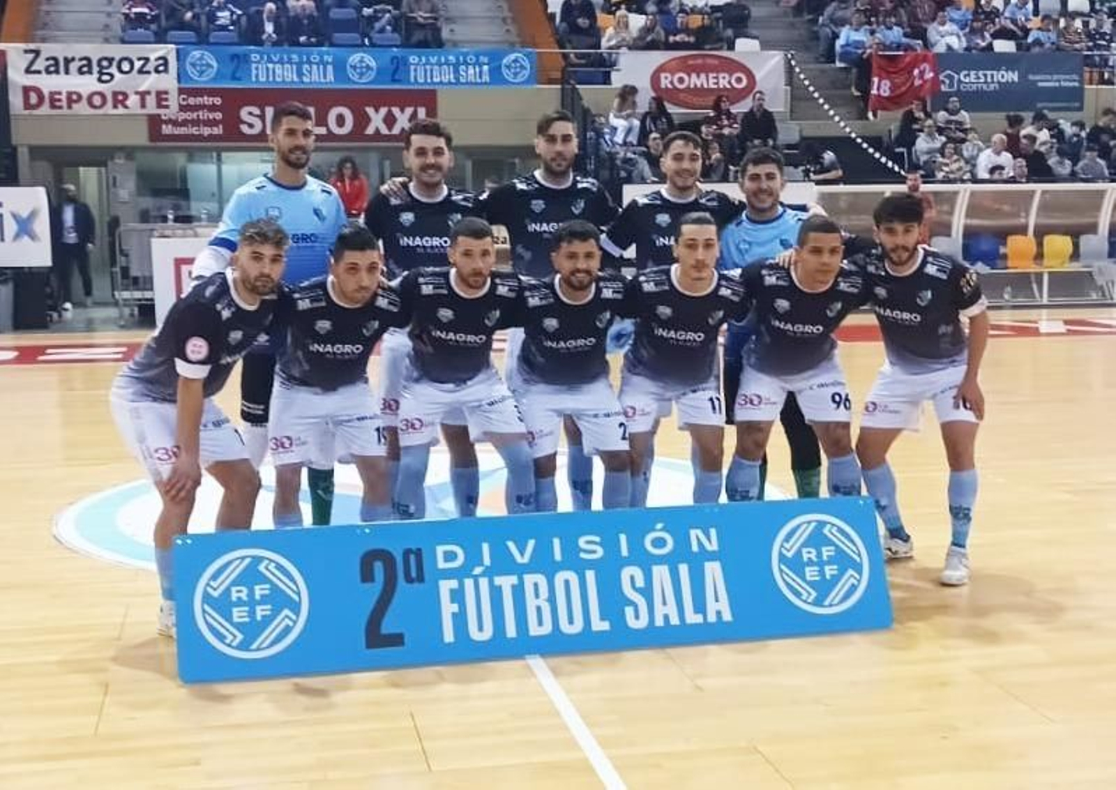 Foto de equipo de los celestes antes de su partido frente al Sala 10 Zaragoza.