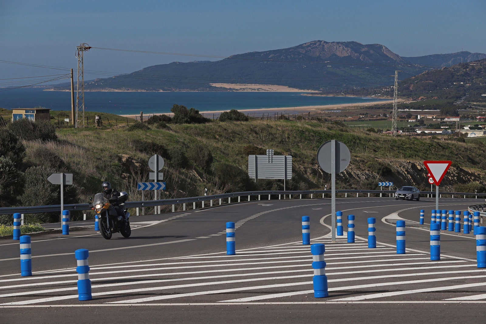 La N-340  a su paso junto por Tarifa.