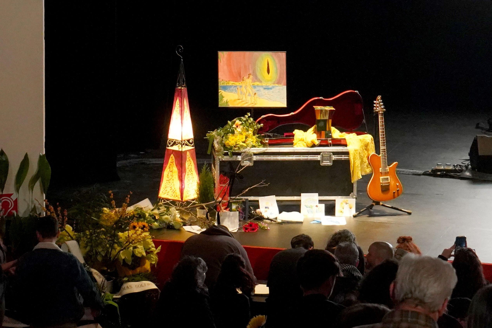 Las fotos del acto homenaje a Robe Iniesta en Plasencia