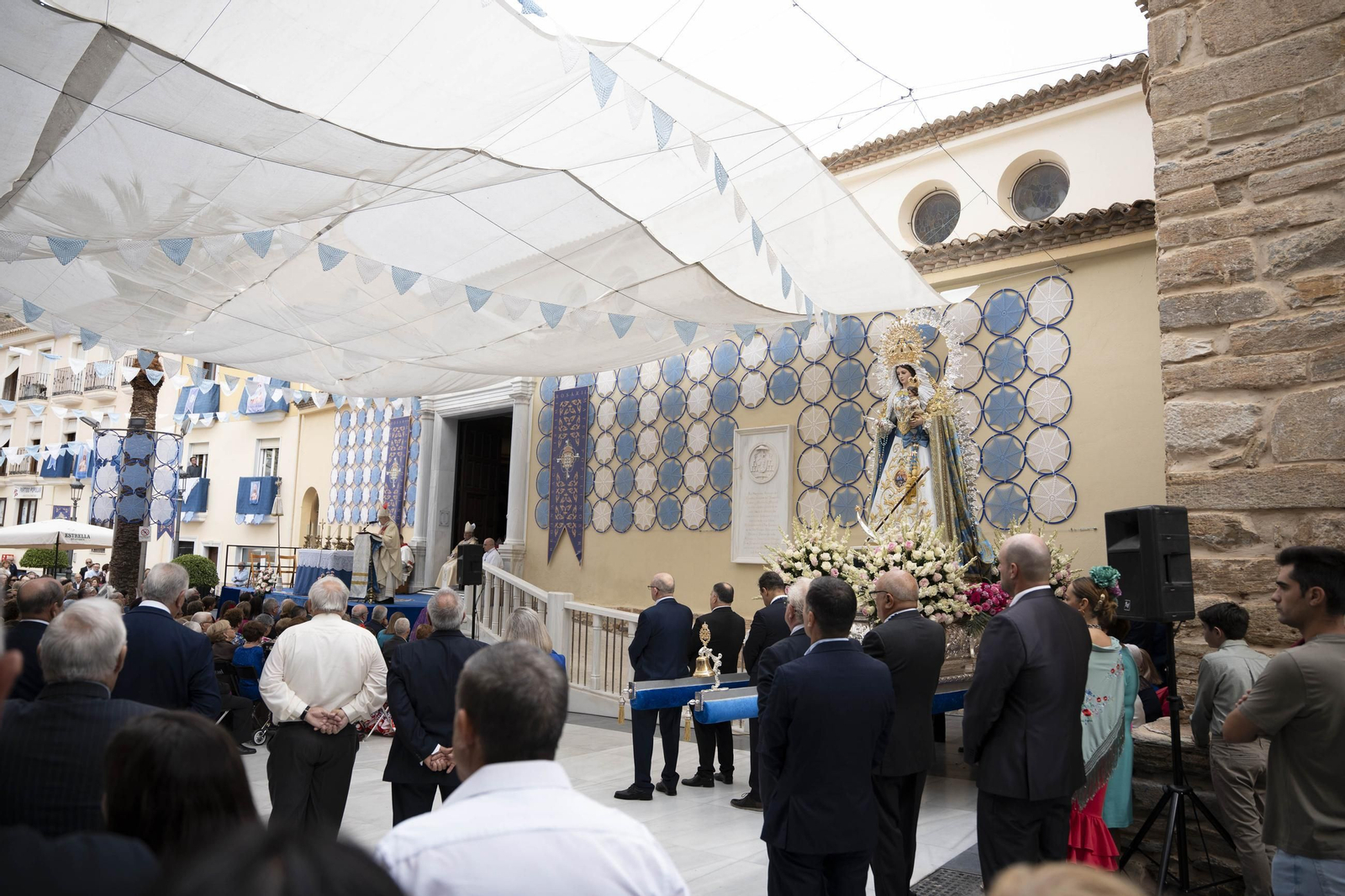 Las imágenes de la misa y procesión en Macael por las fiestas en honor a Nuestra Señora del Rosario