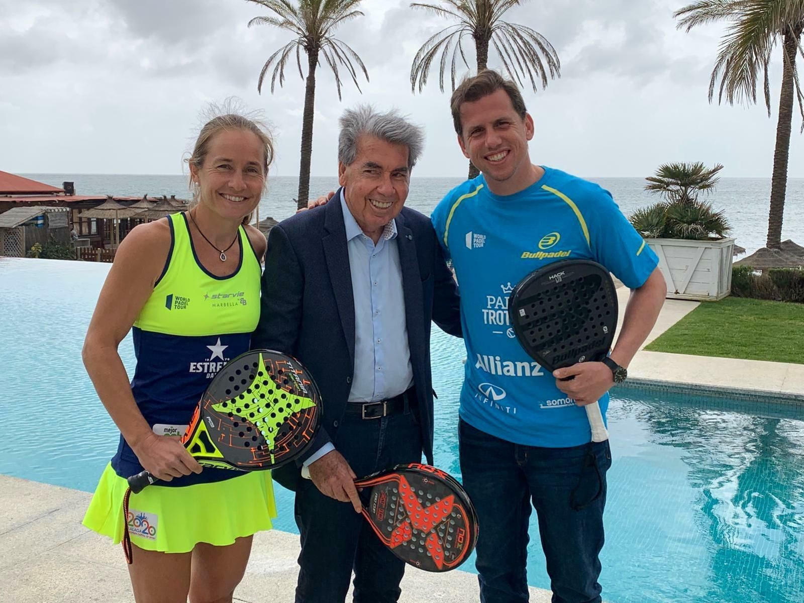 Carolina Navarro Björk, Manolo Santana y Paquito Navarro.