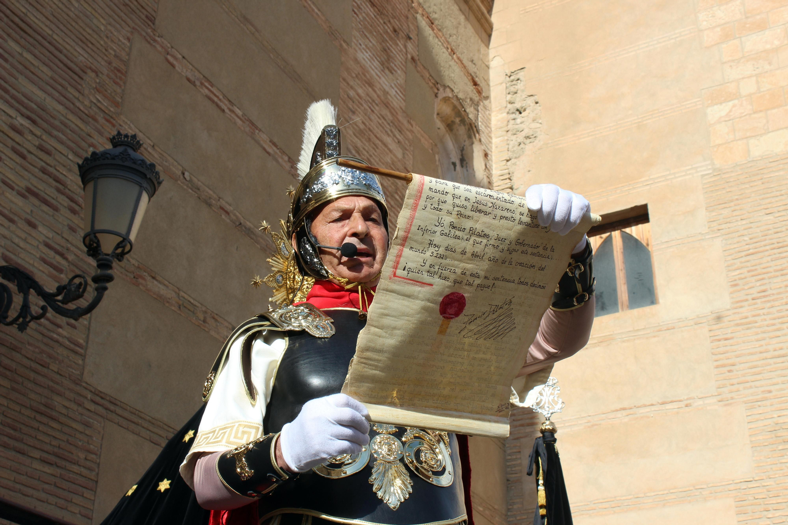 Las imágenes de la Subida de Jesús y la procesión del Viernes Santo por la mañana en Vera
