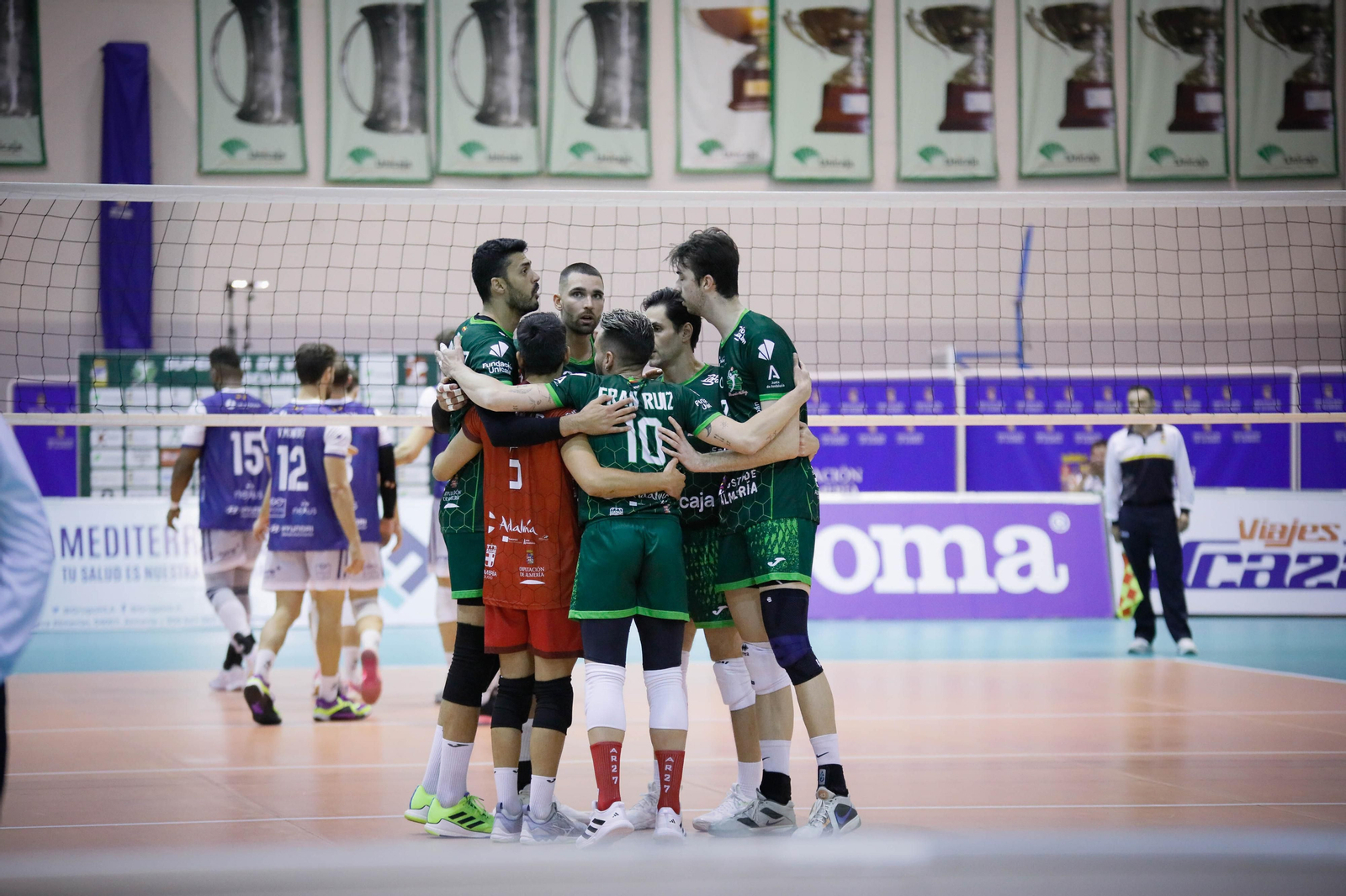 Imágenes del Unicaja Almería frente al conjunto valenciano de voleibol