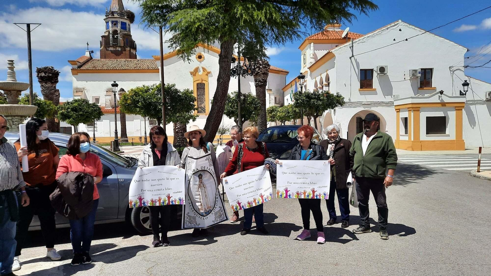 La protesta en Valsequillo contra el cierre del paso a la ermita de la Virgen de Fátima, en imágenes