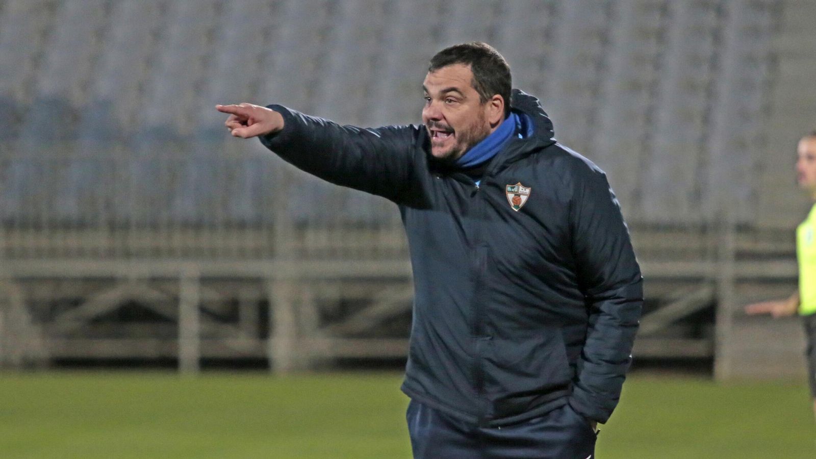 Antonio Jesús Cobos da órdenes en un partido del Pozoblanco de este curso.