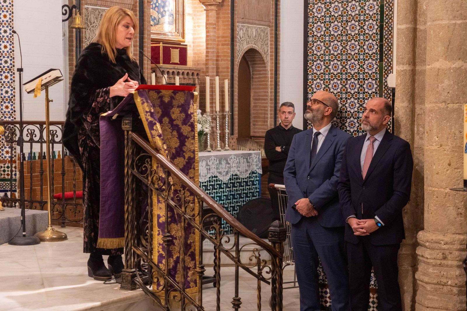 Fotografías de la entrega de distinciones tras la XXXII Exaltación a la Saeta de Huelva