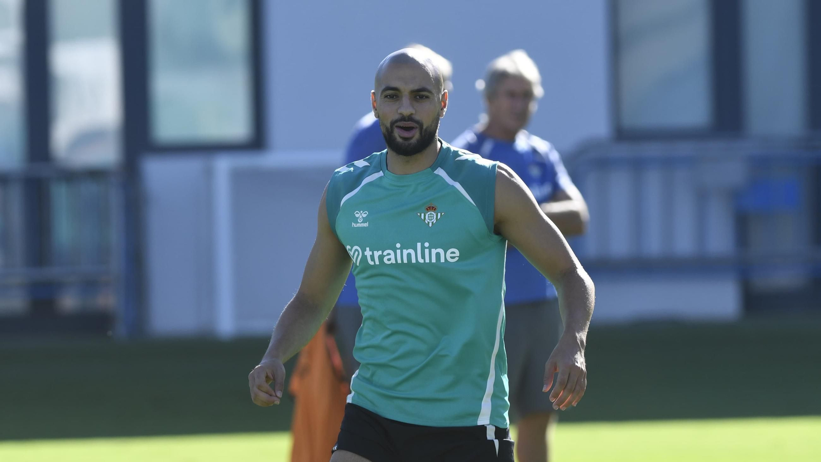 Amrabat entrena con el Betis por primera vez