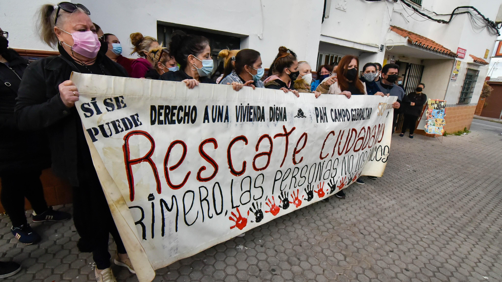 Paralizado durante al menos un mes el desahucio de una mujer y sus tres hijos en Algeciras