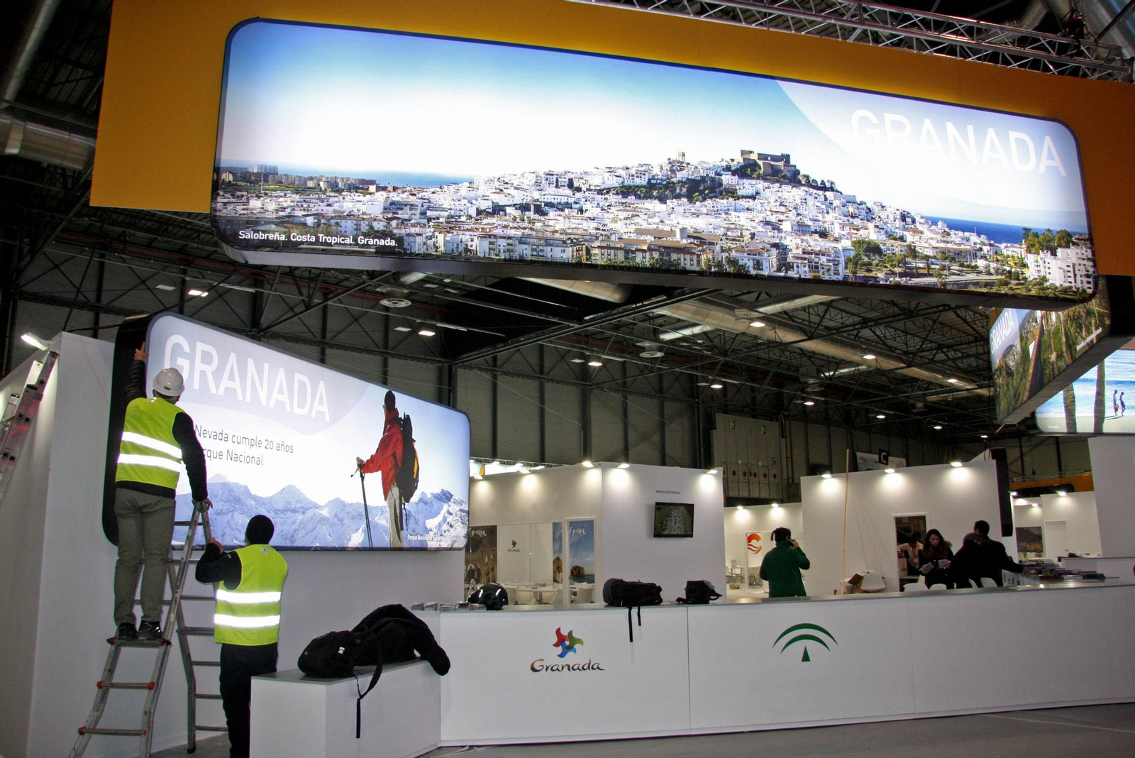 Montaje del stand de Granada en Fitur 2020