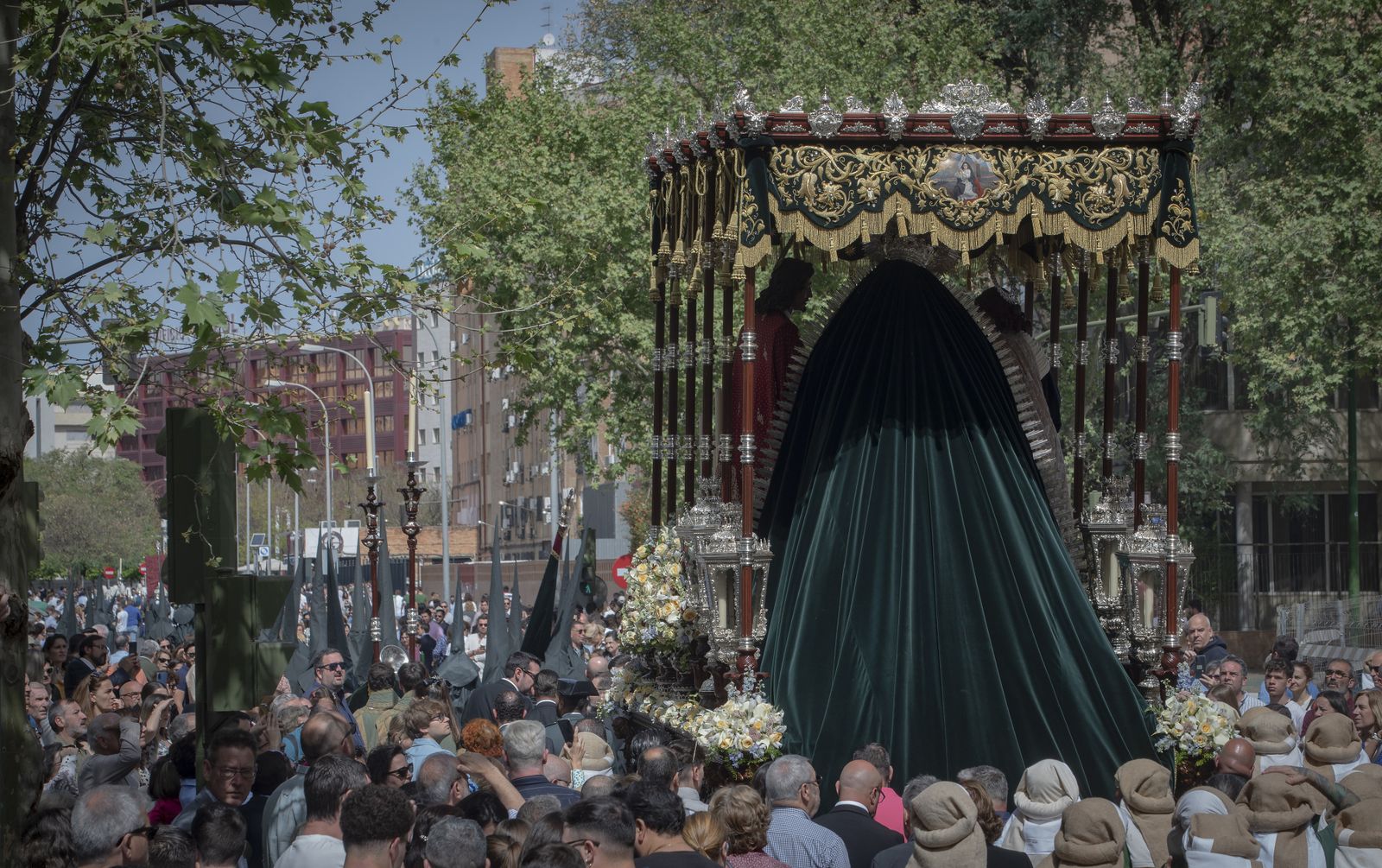 La Hermandad del Sol, en imágenes
